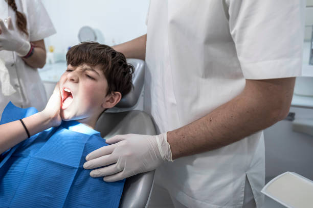 Best Cracked Tooth Emergency Dentist  in Bradley, IL